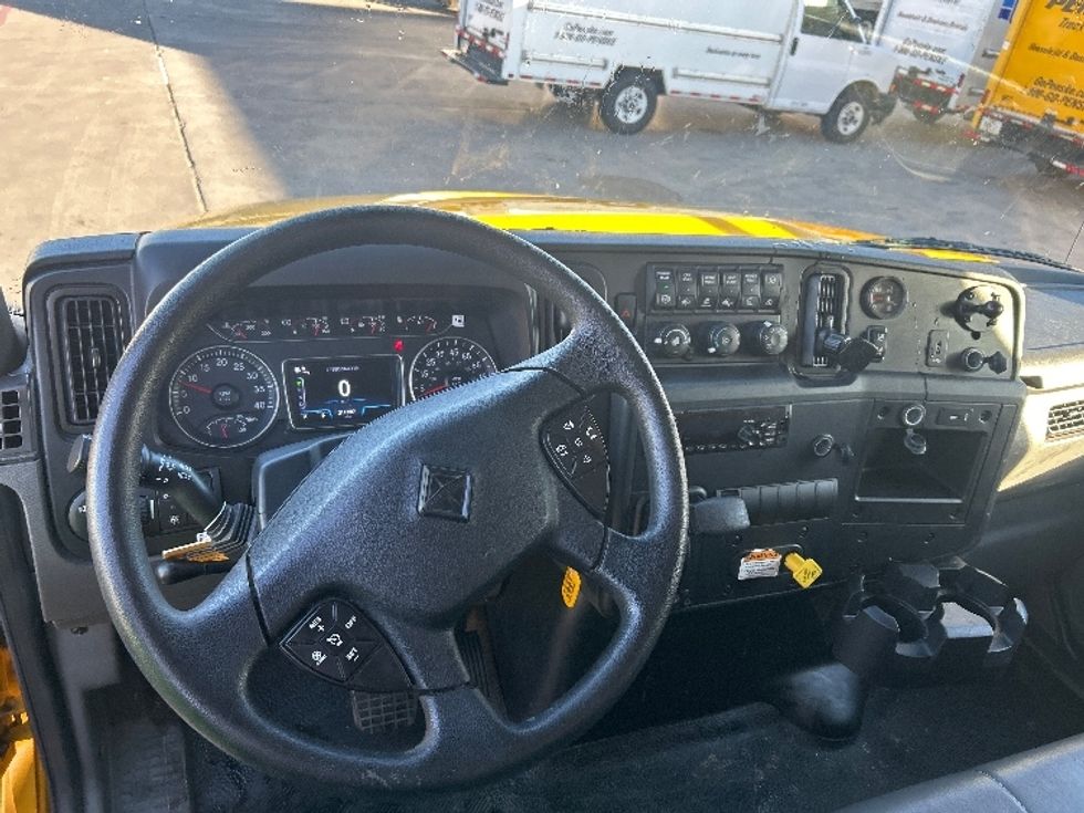 Medium Duty Box Truck-Light and Medium Duty Trucks-International-2021-MV607-Garland-TX-211,889\n\t\tmiles-$ 37,000 - Image 18