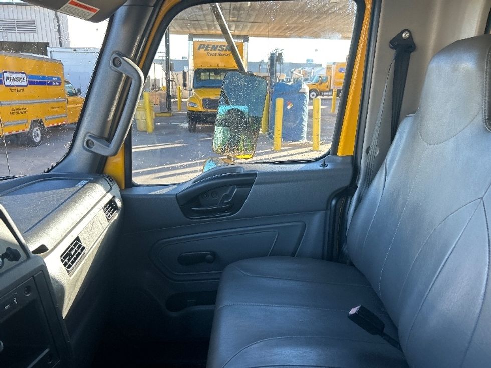 Medium Duty Box Truck-Light and Medium Duty Trucks-International-2021-MV607-Garland-TX-211,889\n\t\tmiles-$ 37,000 - Image 19