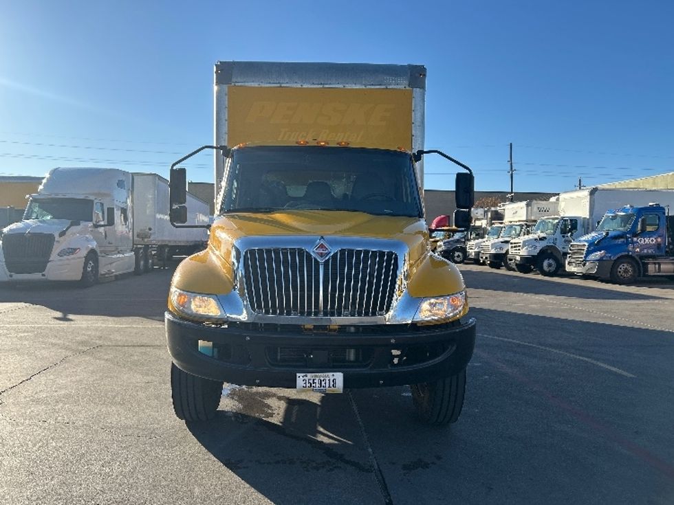 Medium Duty Box Truck-Light and Medium Duty Trucks-International-2021-MV607-Garland-TX-211,889\n\t\tmiles-$ 37,000 - Image 2