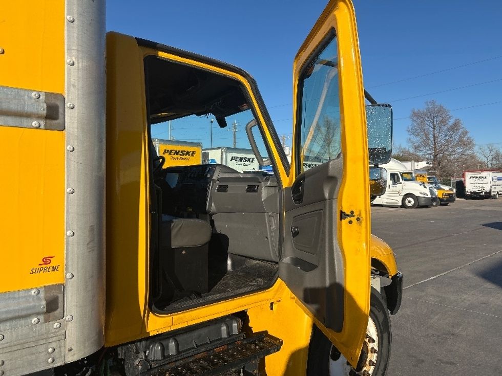 Medium Duty Box Truck-Light and Medium Duty Trucks-International-2021-MV607-Garland-TX-211,889\n\t\tmiles-$ 37,000 - Image 20