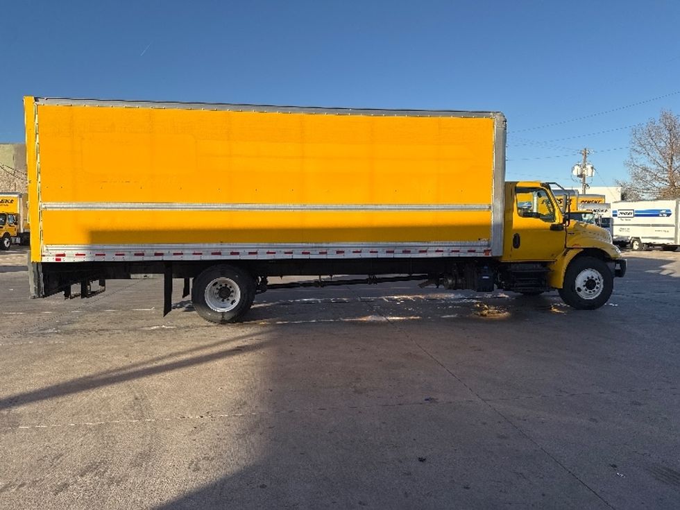 Medium Duty Box Truck-Light and Medium Duty Trucks-International-2021-MV607-Garland-TX-216,622\n\t\tmiles-$ 39,750 - Image 15