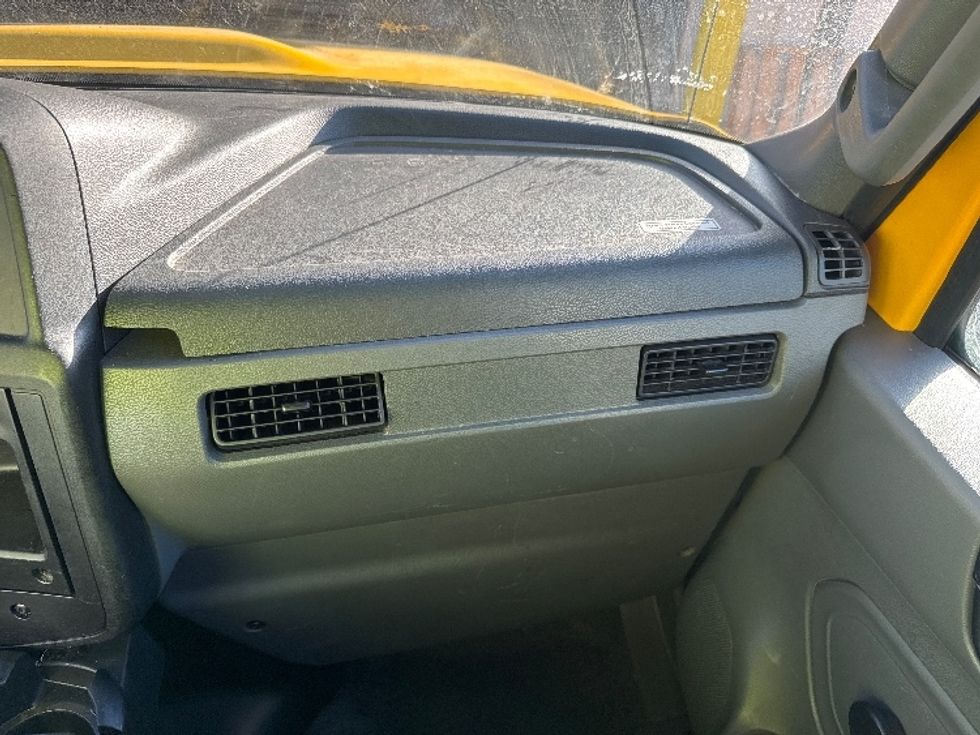 Medium Duty Box Truck-Light and Medium Duty Trucks-International-2021-MV607-Garland-TX-216,622\n\t\tmiles-$ 39,750 - Image 21