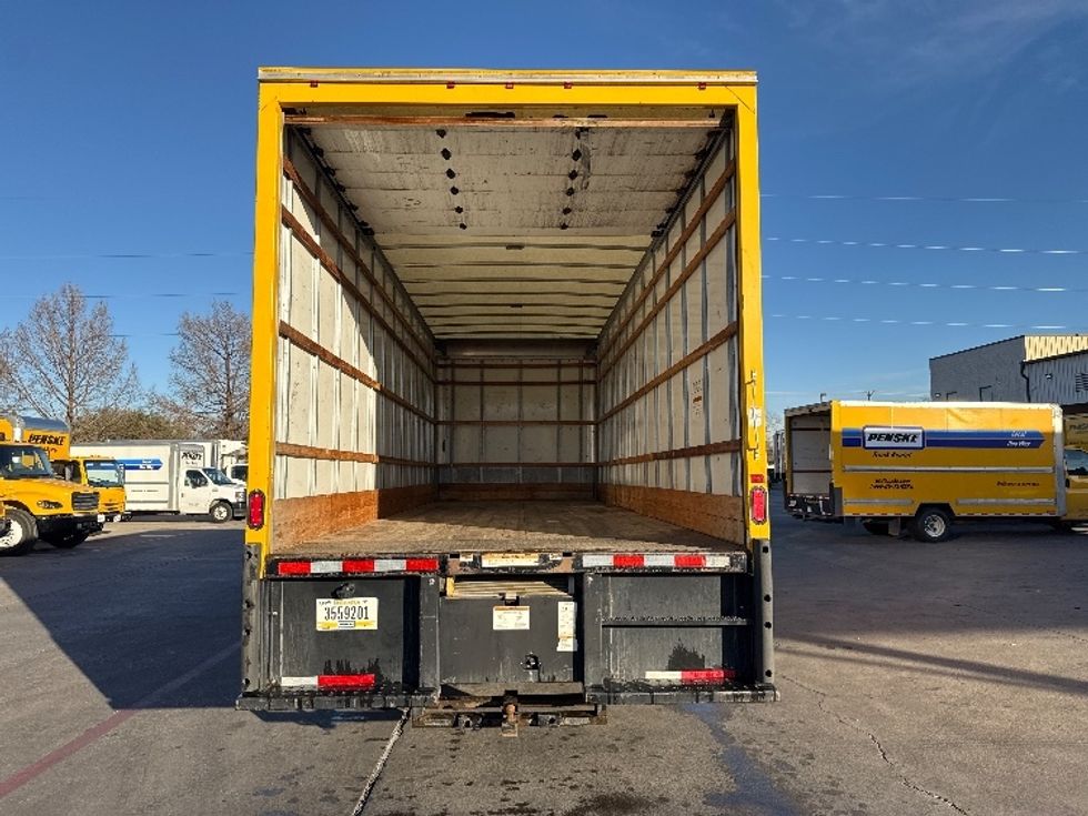 Medium Duty Box Truck-Light and Medium Duty Trucks-International-2021-MV607-Garland-TX-216,622\n\t\tmiles-$ 39,750 - Image 9