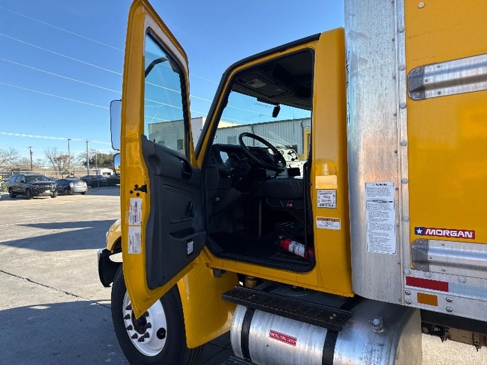Medium Duty Box Truck-Light and Medium Duty Trucks-International-2021-MV607-Garland-TX-218,175\n\t\tmiles-$ 39,750 - Image 16