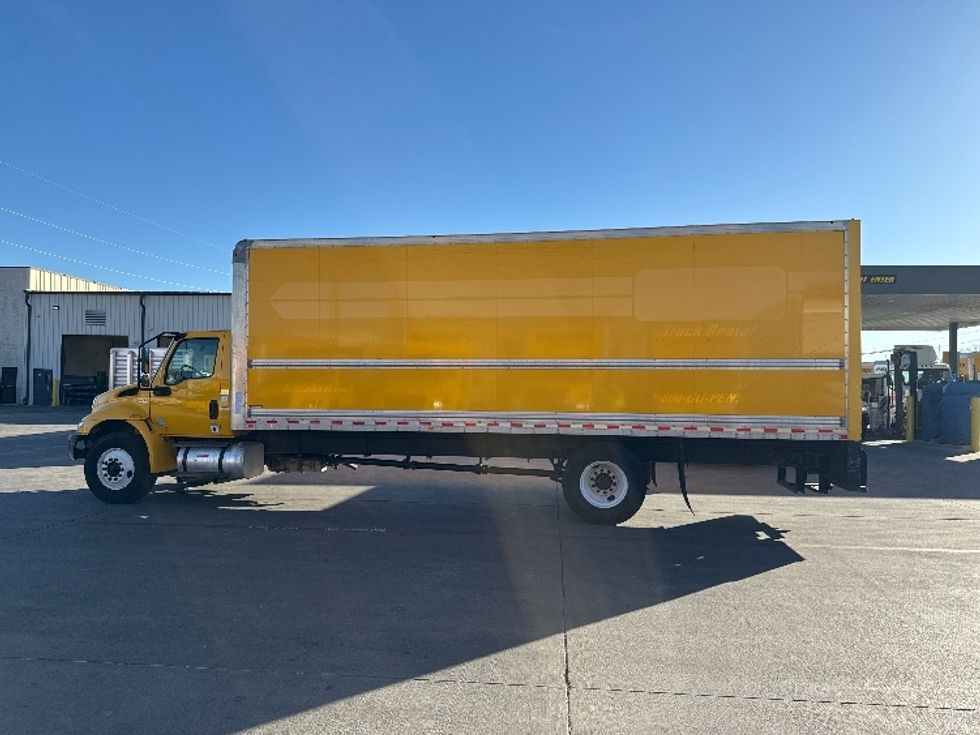 Medium Duty Box Truck-Light and Medium Duty Trucks-International-2021-MV607-Garland-TX-218,175\n\t\tmiles-$ 39,750 - Image 4