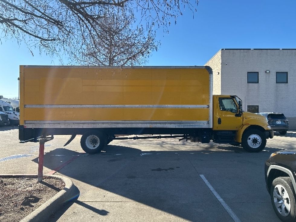 Medium Duty Box Truck-Light and Medium Duty Trucks-International-2021-MV607-Garland-TX-233,471\n\t\tmiles-$ 37,500 - Image 15