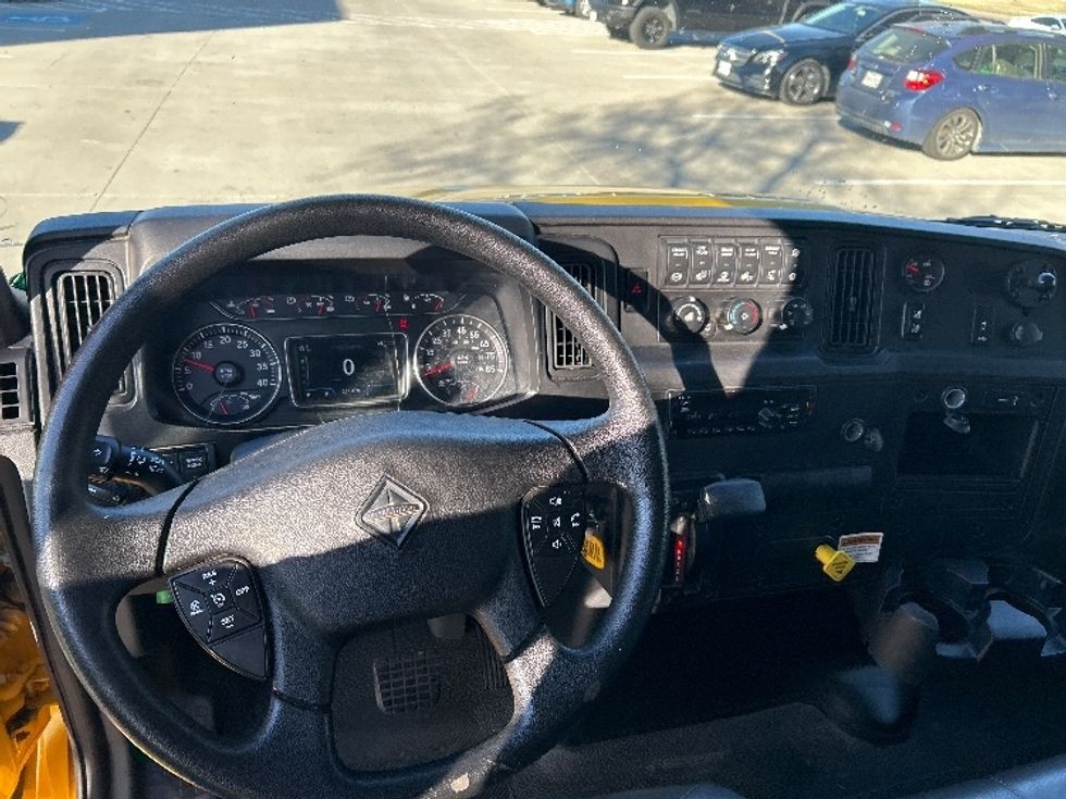Medium Duty Box Truck-Light and Medium Duty Trucks-International-2021-MV607-Garland-TX-233,471\n\t\tmiles-$ 37,500 - Image 17