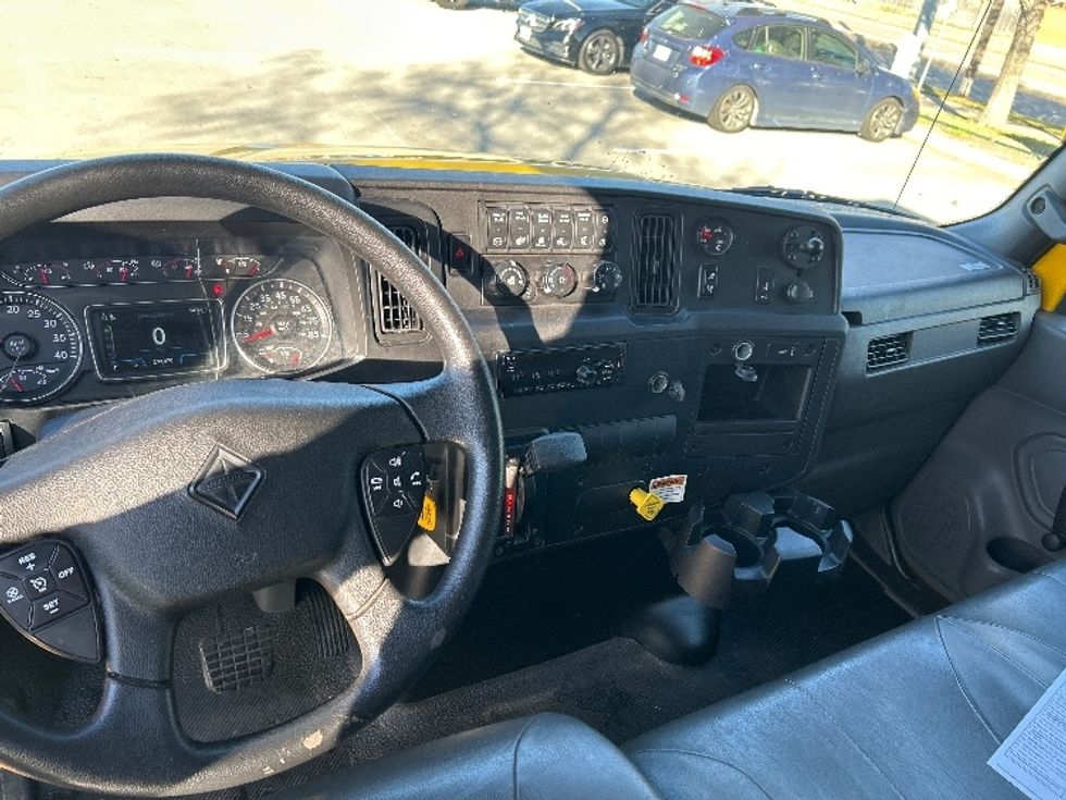 Medium Duty Box Truck-Light and Medium Duty Trucks-International-2021-MV607-Garland-TX-233,471\n\t\tmiles-$ 37,500 - Image 18