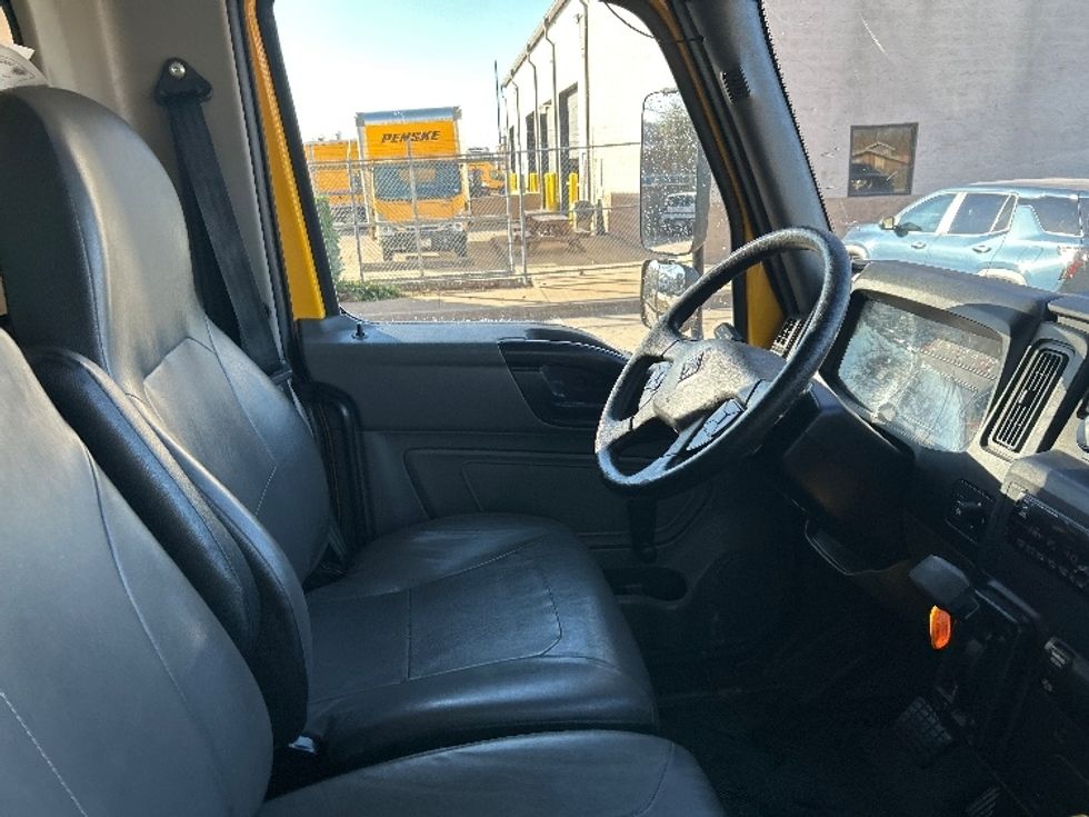 Medium Duty Box Truck-Light and Medium Duty Trucks-International-2021-MV607-Garland-TX-233,471\n\t\tmiles-$ 37,500 - Image 22
