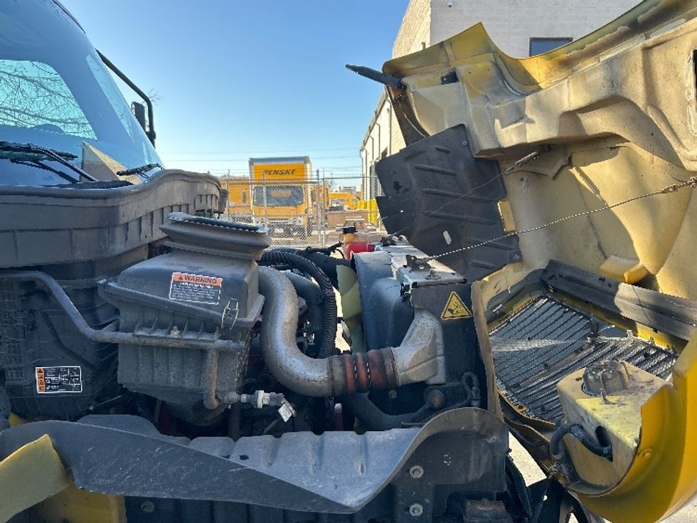 Medium Duty Box Truck-Light and Medium Duty Trucks-International-2021-MV607-Garland-TX-233,471\n\t\tmiles-$ 37,500 - Image 23