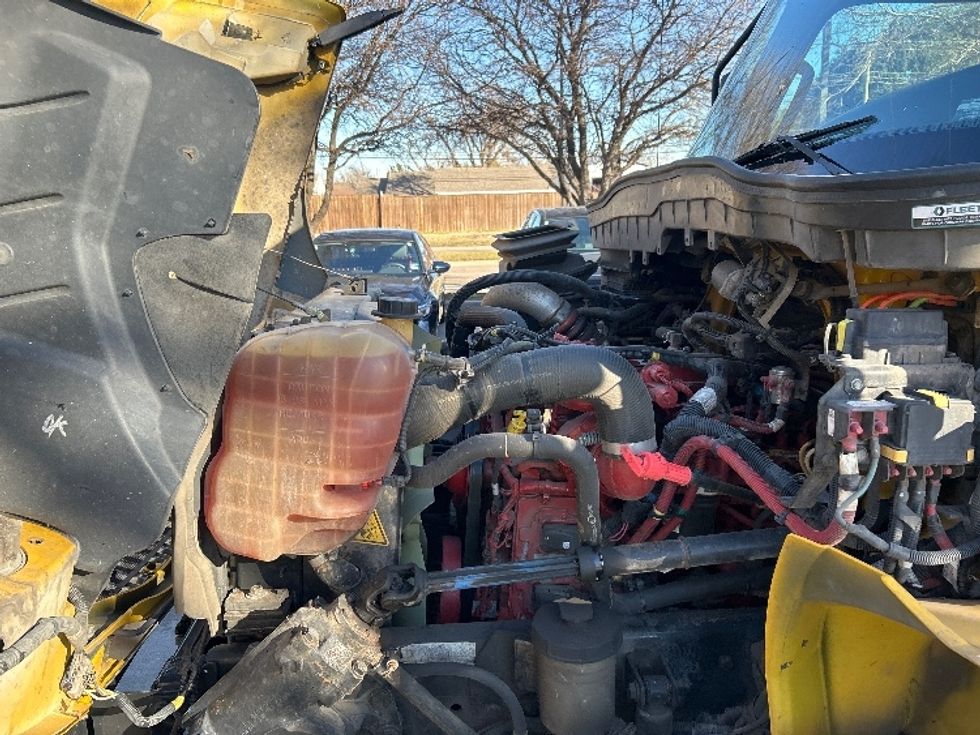 Medium Duty Box Truck-Light and Medium Duty Trucks-International-2021-MV607-Garland-TX-233,471\n\t\tmiles-$ 37,500 - Image 24