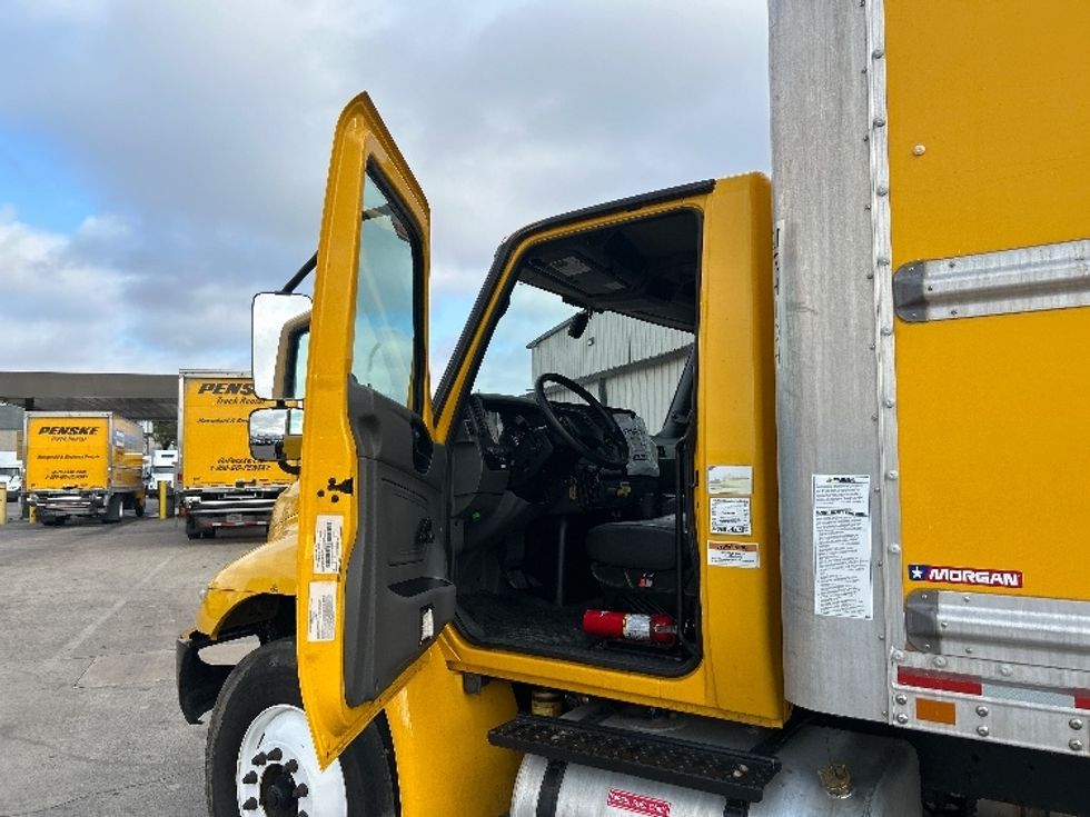 Medium Duty Box Truck-Light and Medium Duty Trucks-International-2021-MV607-Garland-TX-240,354\n\t\tmiles-$ 34,750 - Image 16