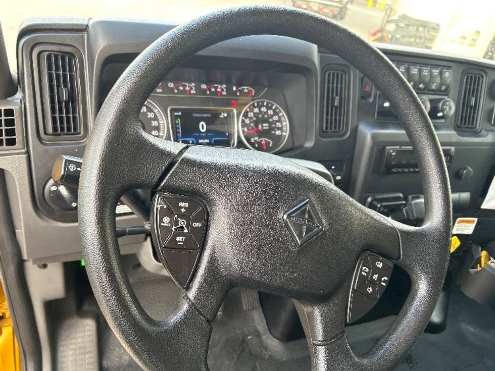 Medium Duty Box Truck-Light and Medium Duty Trucks-International-2021-MV607-Garland-TX-240,354\n\t\tmiles-$ 34,750 - Image 17