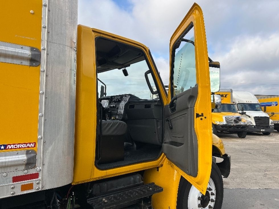 Medium Duty Box Truck-Light and Medium Duty Trucks-International-2021-MV607-Garland-TX-240,354\n\t\tmiles-$ 34,750 - Image 20