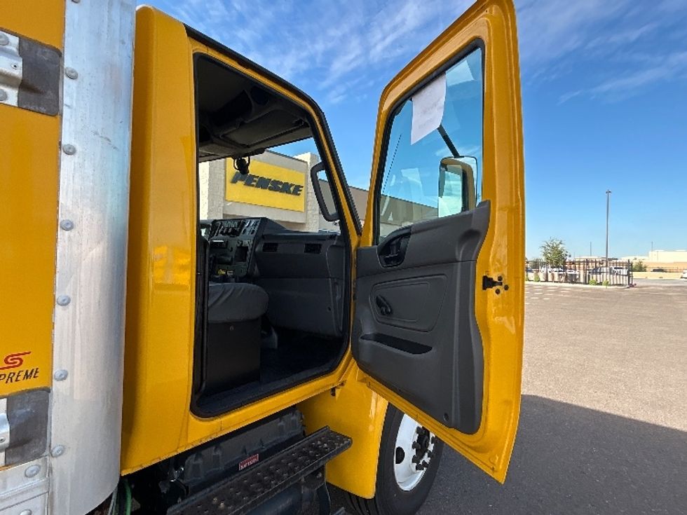 Medium Duty Box Truck-Light and Medium Duty Trucks-International-2021-MV607-Goodyear-AZ-233,331\n\t\tmiles-$ 37,500 - Image 19