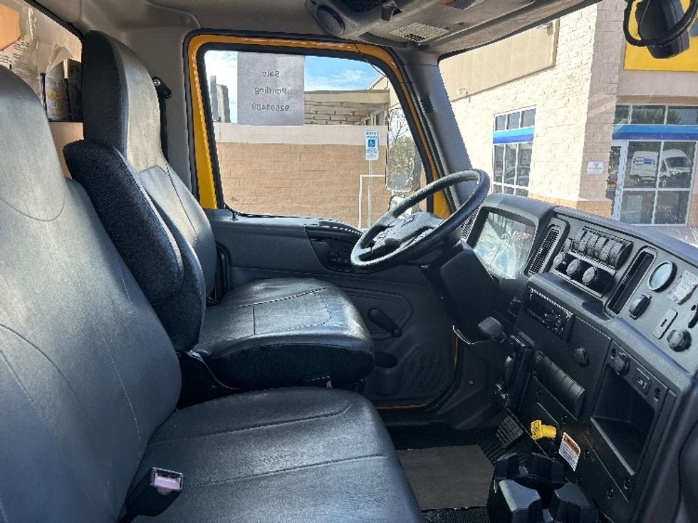 Medium Duty Box Truck-Light and Medium Duty Trucks-International-2021-MV607-Goodyear-AZ-233,331\n\t\tmiles-$ 37,500 - Image 21