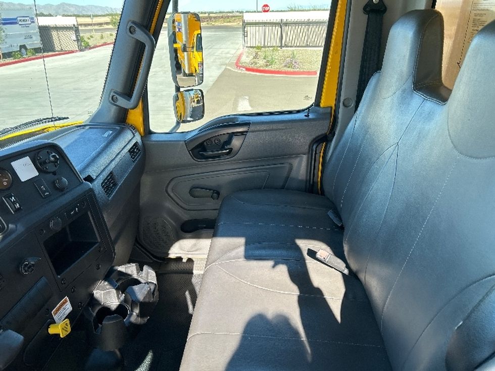 Medium Duty Box Truck-Light and Medium Duty Trucks-International-2021-MV607-Goodyear-AZ-250,340\n\t\tmiles-$ 33,000 - Image 19