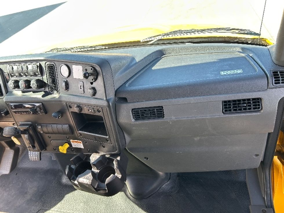 Medium Duty Box Truck-Light and Medium Duty Trucks-International-2021-MV607-Goodyear-AZ-250,340\n\t\tmiles-$ 33,000 - Image 21