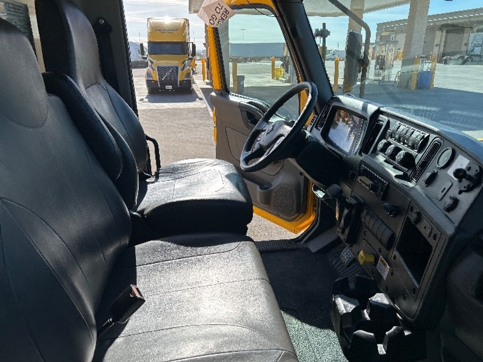 Medium Duty Box Truck-Light and Medium Duty Trucks-International-2021-MV607-Goodyear-AZ-250,340\n\t\tmiles-$ 33,000 - Image 22