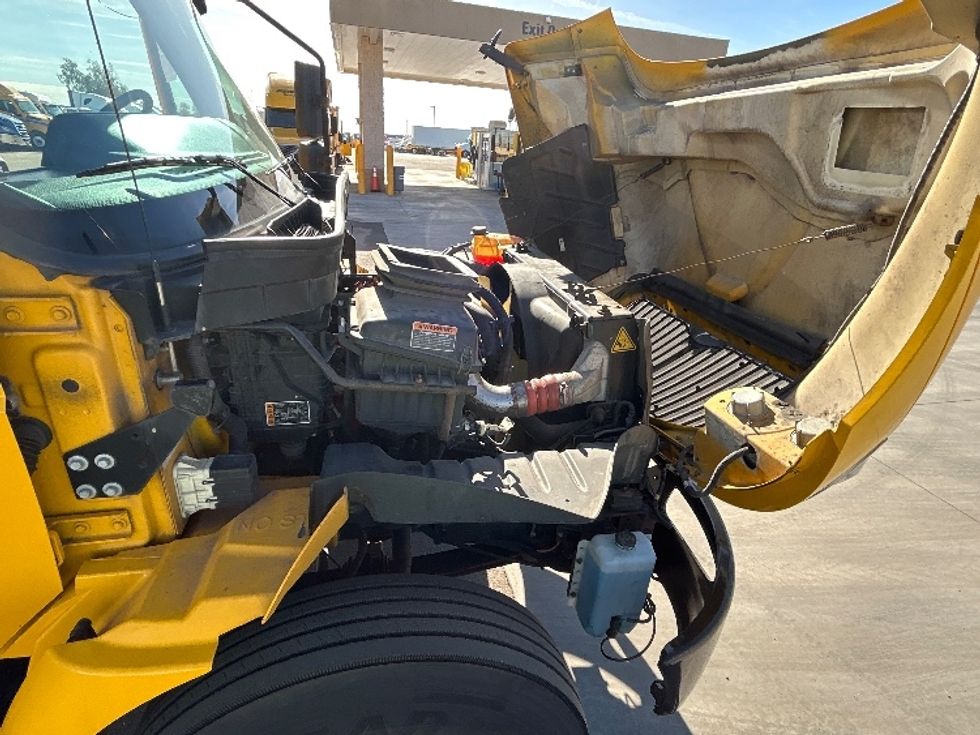 Medium Duty Box Truck-Light and Medium Duty Trucks-International-2021-MV607-Goodyear-AZ-250,340\n\t\tmiles-$ 33,000 - Image 23