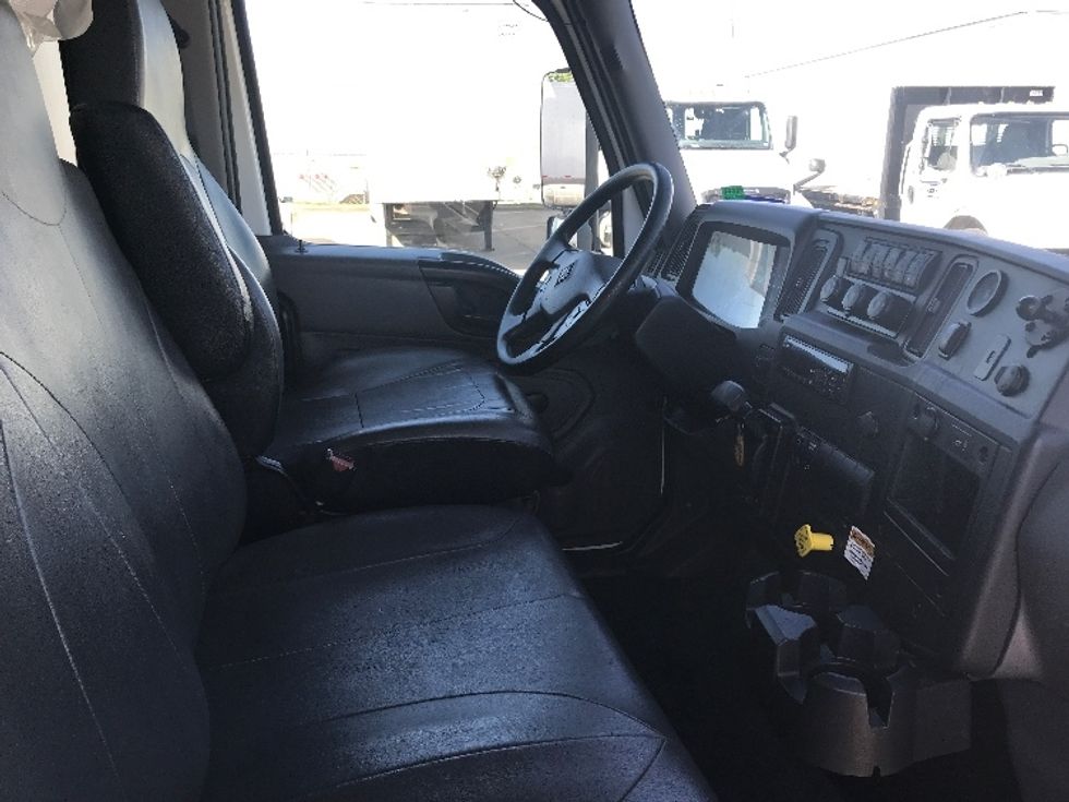 Medium Duty Box Truck-Light and Medium Duty Trucks-International-2021-MV607-Grand Prairie-TX-153,983\n\t\tmiles-$ 60,750 - Image 17