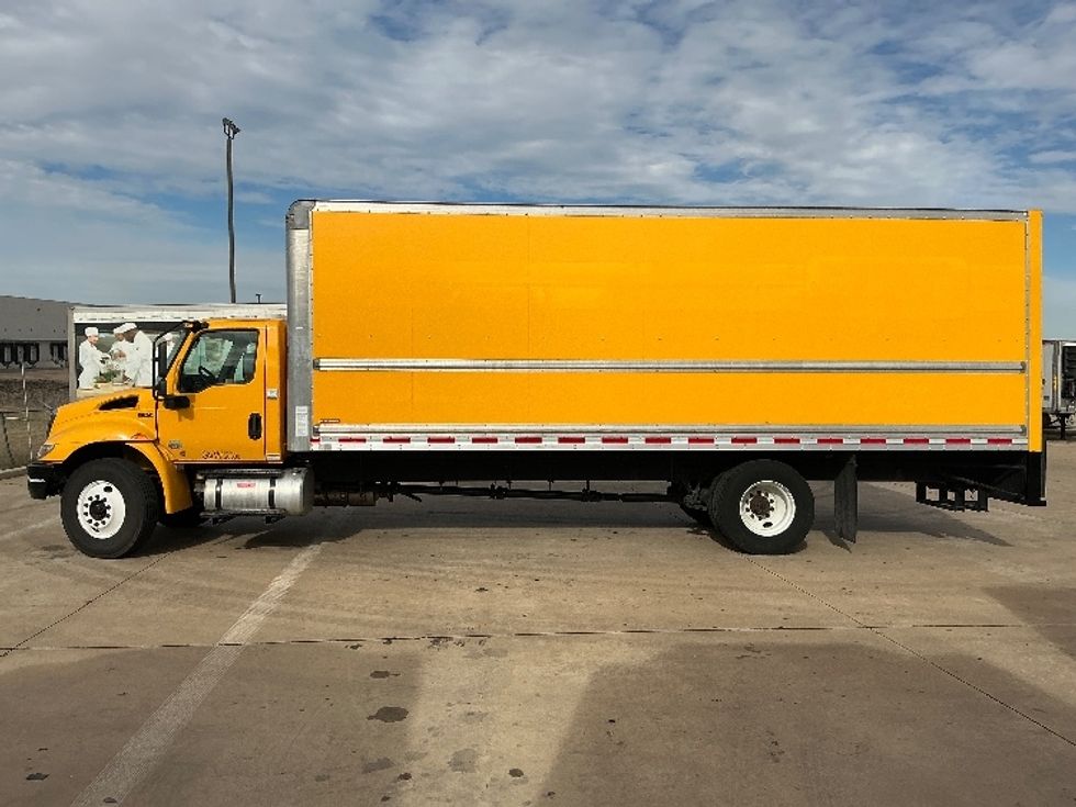 Medium Duty Box Truck-Light and Medium Duty Trucks-International-2021-MV607-Grand Prairie-TX-181,798\n\t\tmiles-$ 45,000 - Image 4