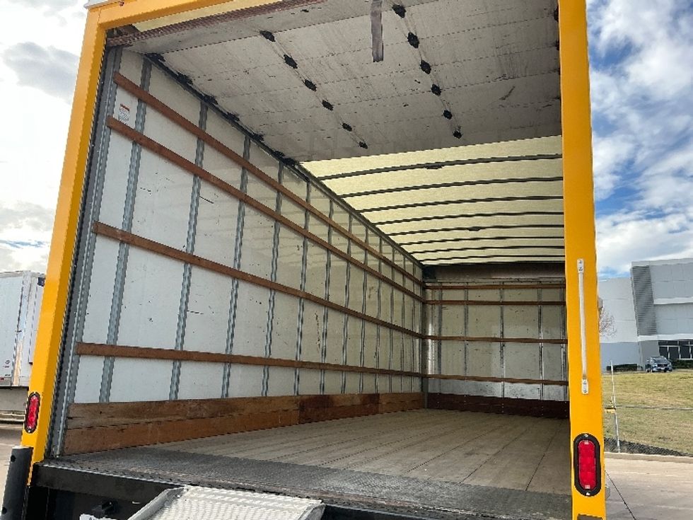 Medium Duty Box Truck-Light and Medium Duty Trucks-International-2021-MV607-Grand Prairie-TX-181,798\n\t\tmiles-$ 45,000 - Image 11