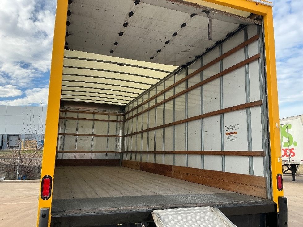 Medium Duty Box Truck-Light and Medium Duty Trucks-International-2021-MV607-Grand Prairie-TX-181,798\n\t\tmiles-$ 45,000 - Image 12