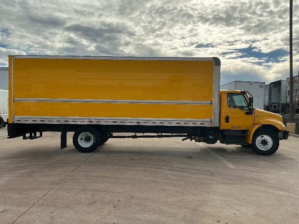 Medium Duty Box Truck-Light and Medium Duty Trucks-International-2021-MV607-Grand Prairie-TX-181,798\n\t\tmiles-$ 45,000 - Image 15