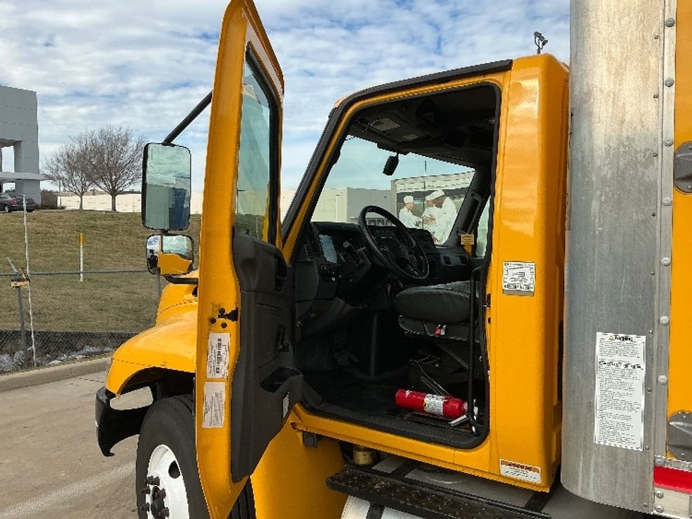 Medium Duty Box Truck-Light and Medium Duty Trucks-International-2021-MV607-Grand Prairie-TX-181,798\n\t\tmiles-$ 45,000 - Image 16