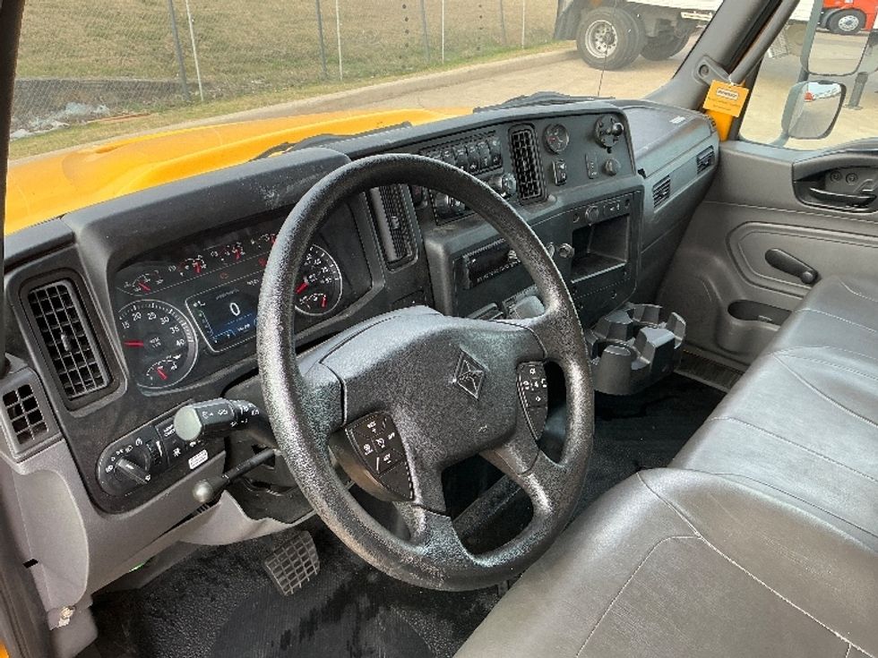 Medium Duty Box Truck-Light and Medium Duty Trucks-International-2021-MV607-Grand Prairie-TX-181,798\n\t\tmiles-$ 45,000 - Image 17