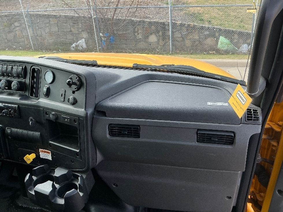 Medium Duty Box Truck-Light and Medium Duty Trucks-International-2021-MV607-Grand Prairie-TX-181,798\n\t\tmiles-$ 45,000 - Image 21