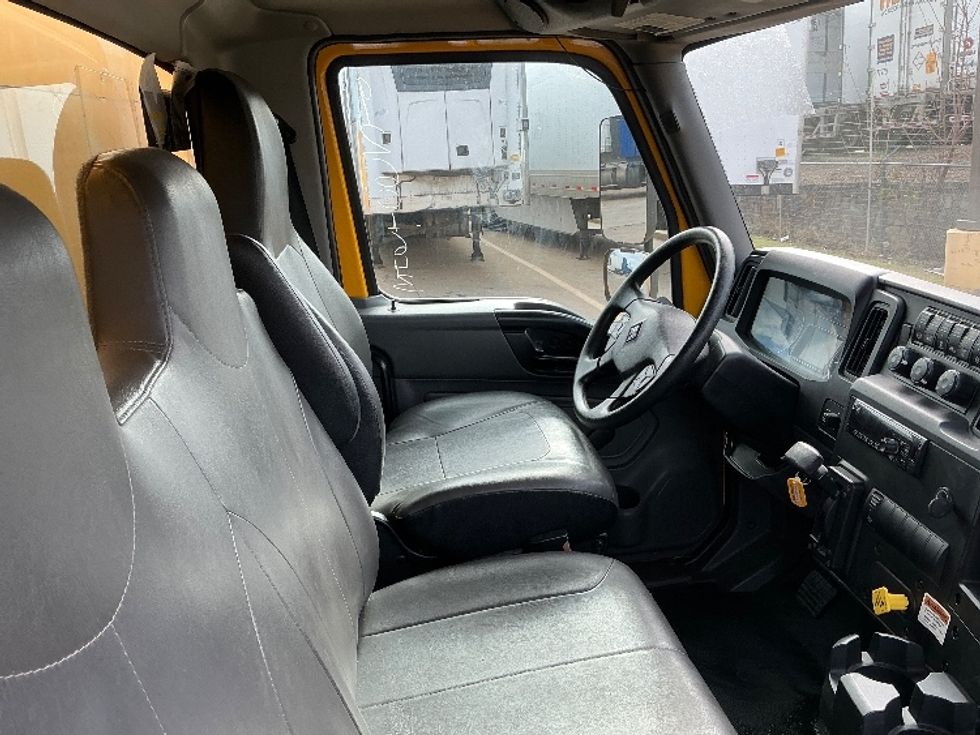Medium Duty Box Truck-Light and Medium Duty Trucks-International-2021-MV607-Grand Prairie-TX-181,798\n\t\tmiles-$ 45,000 - Image 22
