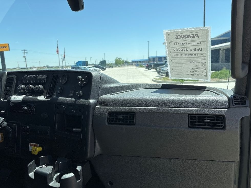 Medium Duty Box Truck-Light and Medium Duty Trucks-International-2021-MV607-Greeley-CO-113,175\n\t\tmiles-$ 66,500 - Image 21