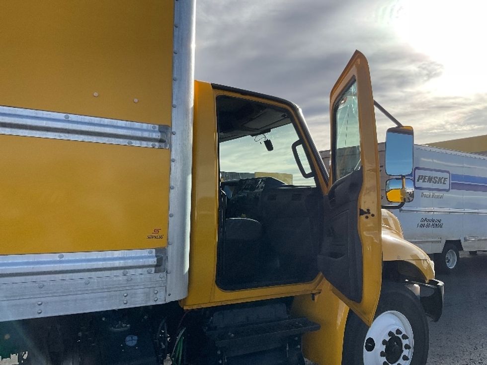 Medium Duty Box Truck-Light and Medium Duty Trucks-International-2021-MV607-Greeley-CO-168,824\n\t\tmiles-$ 47,250 - Image 17