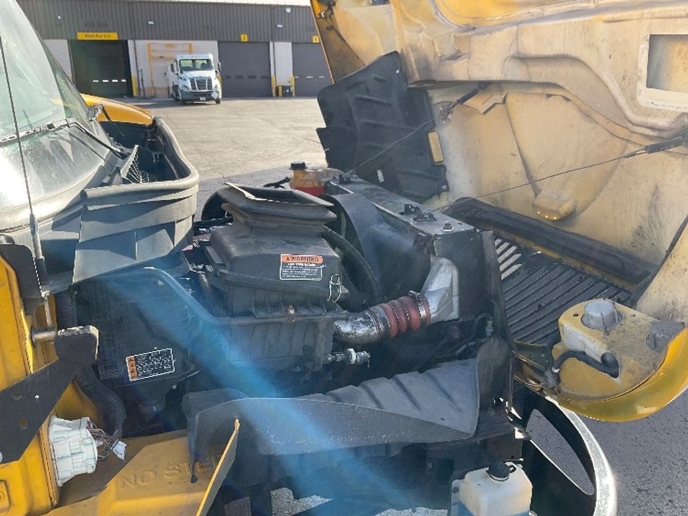 Medium Duty Box Truck-Light and Medium Duty Trucks-International-2021-MV607-Greeley-CO-168,824\n\t\tmiles-$ 47,250 - Image 20