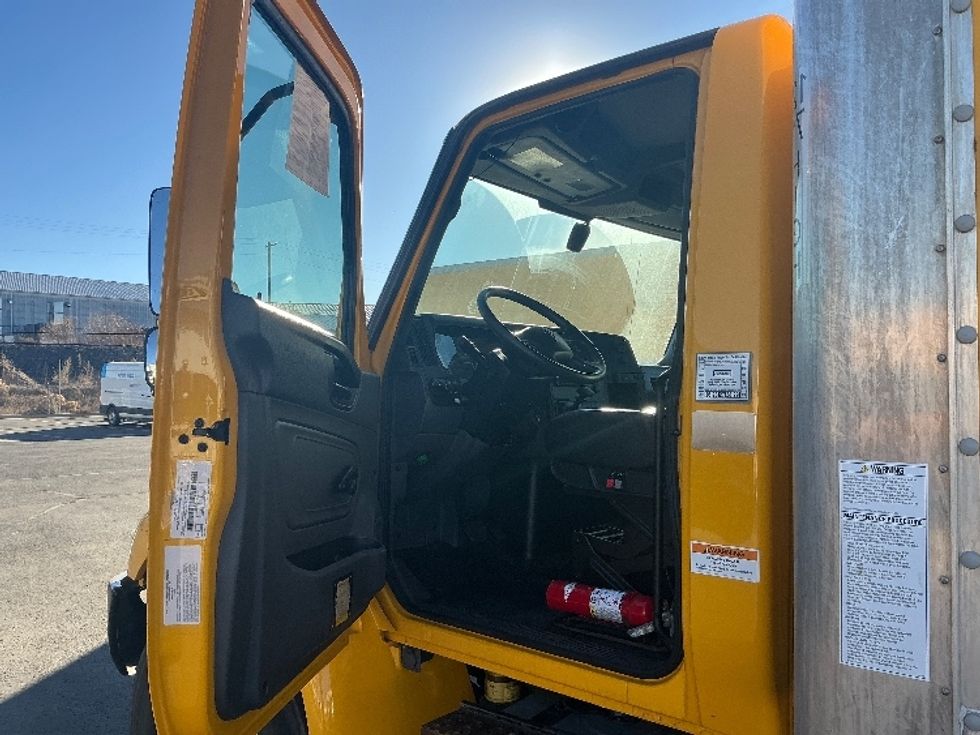 Medium Duty Box Truck-Light and Medium Duty Trucks-International-2021-MV607-Greeley-CO-185,228\n\t\tmiles-$ 38,250 - Image 16