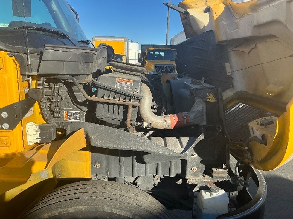 Medium Duty Box Truck-Light and Medium Duty Trucks-International-2021-MV607-Greeley-CO-185,228\n\t\tmiles-$ 38,250 - Image 23