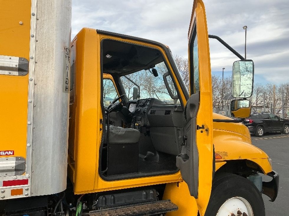 Medium Duty Box Truck-Light and Medium Duty Trucks-International-2021-MV607-Greeley-CO-186,995\n\t\tmiles-$ 38,000 - Image 19