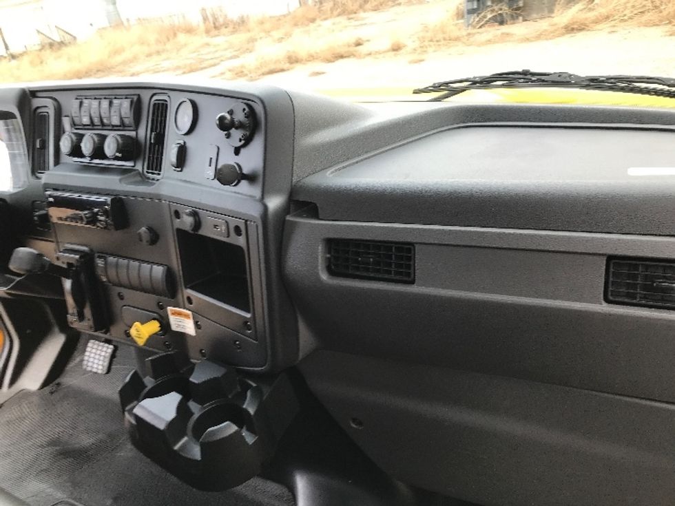 Medium Duty Box Truck-Light and Medium Duty Trucks-International-2021-MV607-Greeley-CO-187,067\n\t\tmiles-$ 44,500 - Image 21