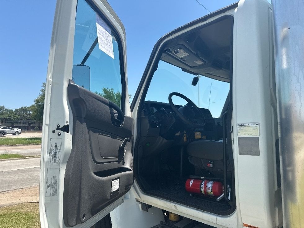 Medium Duty Box Truck-Light and Medium Duty Trucks-International-2021-MV607-Greeley-CO-187,239\n\t\tmiles-$ 54,250 - Image 16