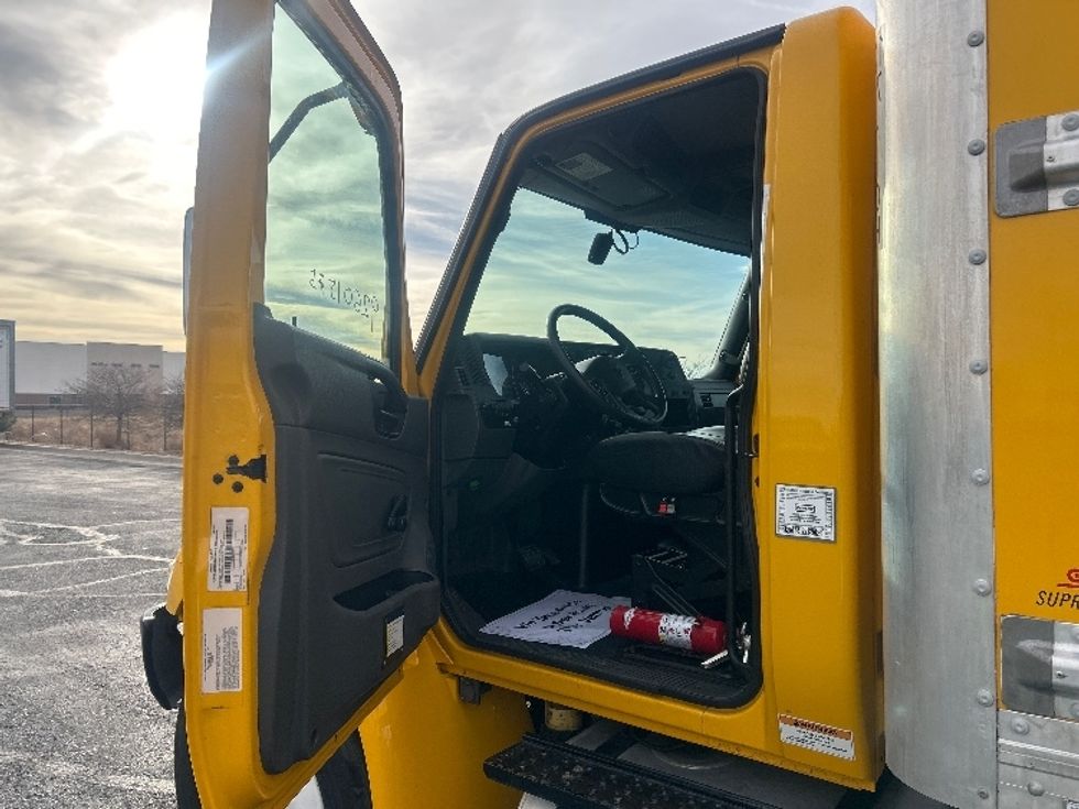 Medium Duty Box Truck-Light and Medium Duty Trucks-International-2021-MV607-Greeley-CO-193,127\n\t\tmiles-$ 43,500 - Image 15