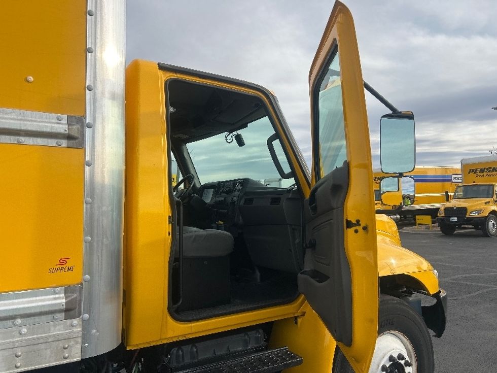 Medium Duty Box Truck-Light and Medium Duty Trucks-International-2021-MV607-Greeley-CO-193,127\n\t\tmiles-$ 43,500 - Image 18