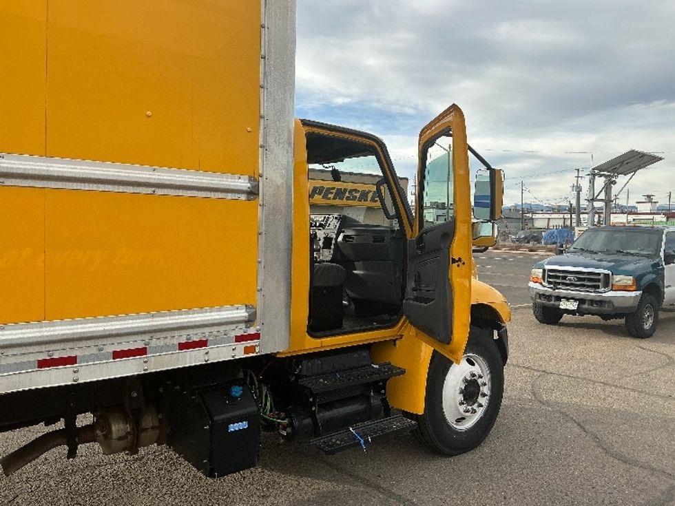 Medium Duty Box Truck-Light and Medium Duty Trucks-International-2021-MV607-Greeley-CO-194,115\n\t\tmiles-$ 43,250 - Image 17