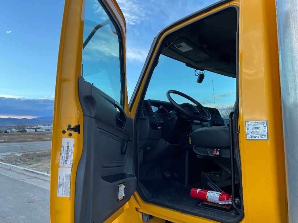 Medium Duty Box Truck-Light and Medium Duty Trucks-International-2021-MV607-Greeley-CO-217,112\n\t\tmiles-$ 38,500 - Image 15