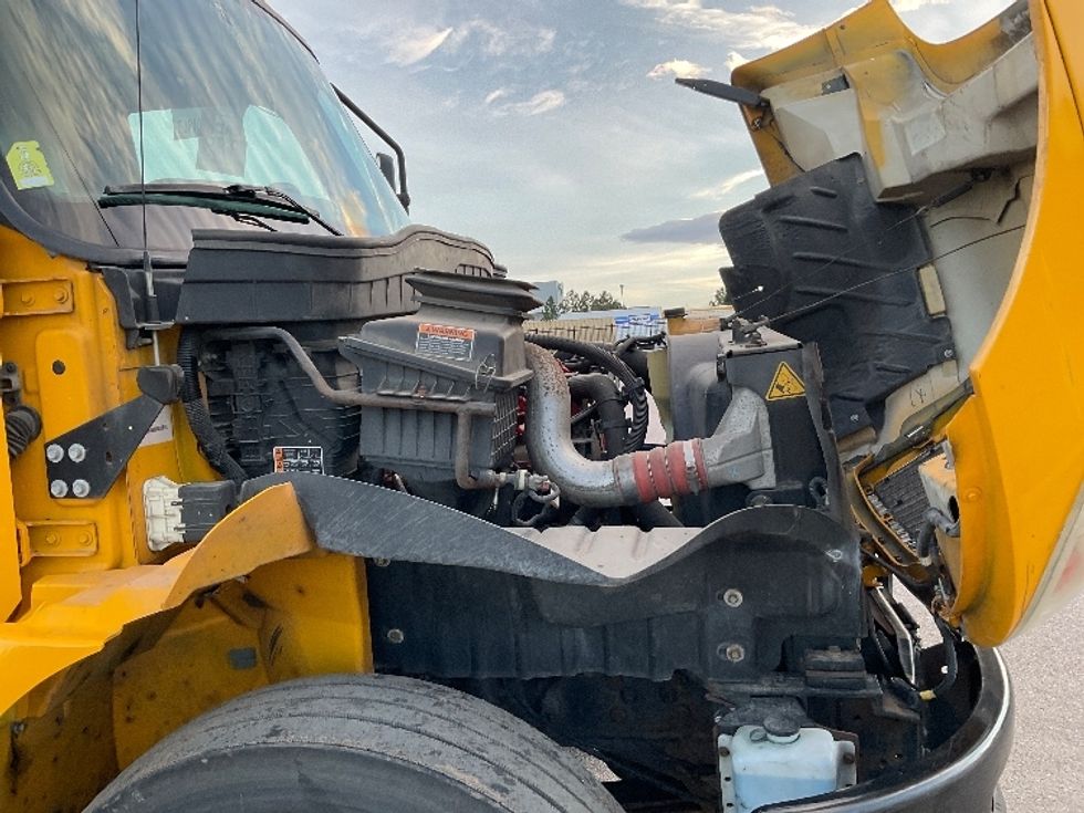 Medium Duty Box Truck-Light and Medium Duty Trucks-International-2021-MV607-Greeley-CO-217,112\n\t\tmiles-$ 38,500 - Image 22