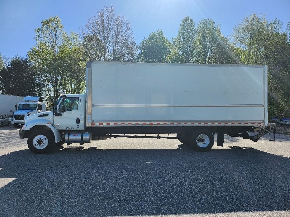 Medium Duty Box Truck-Light and Medium Duty Trucks-International-2021-MV607-Greensboro-NC-132,500\n\t\tmiles-$ 66,000 - Image 3