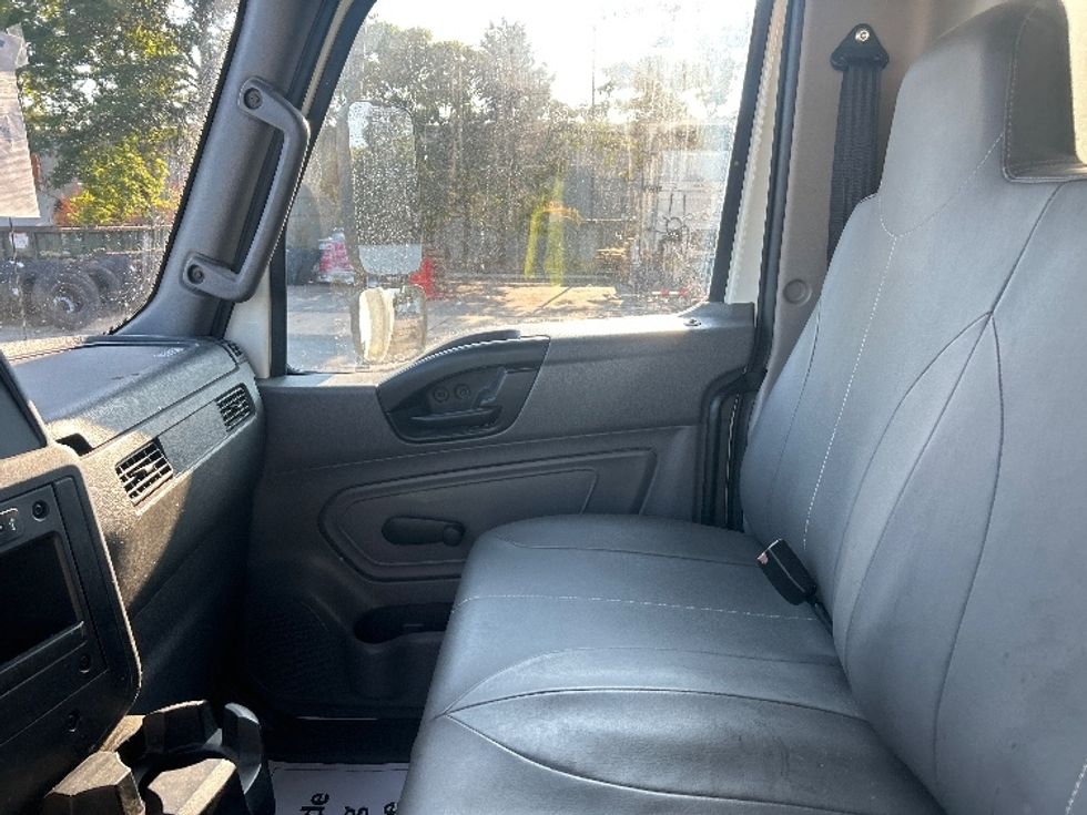 Medium Duty Box Truck-Light and Medium Duty Trucks-International-2021-MV607-Greensboro-NC-40,265\n\t\tmiles-$ 74,250 - Image 18
