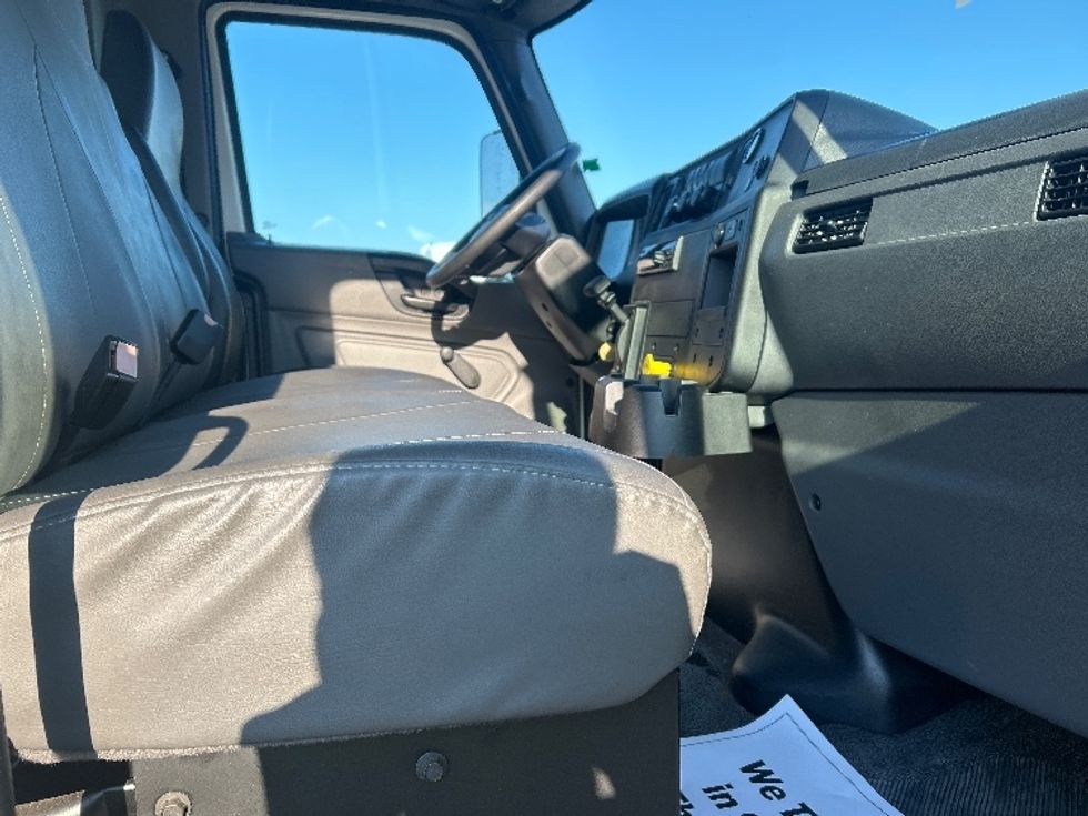 Medium Duty Box Truck-Light and Medium Duty Trucks-International-2021-MV607-Greensboro-NC-40,265\n\t\tmiles-$ 74,250 - Image 19