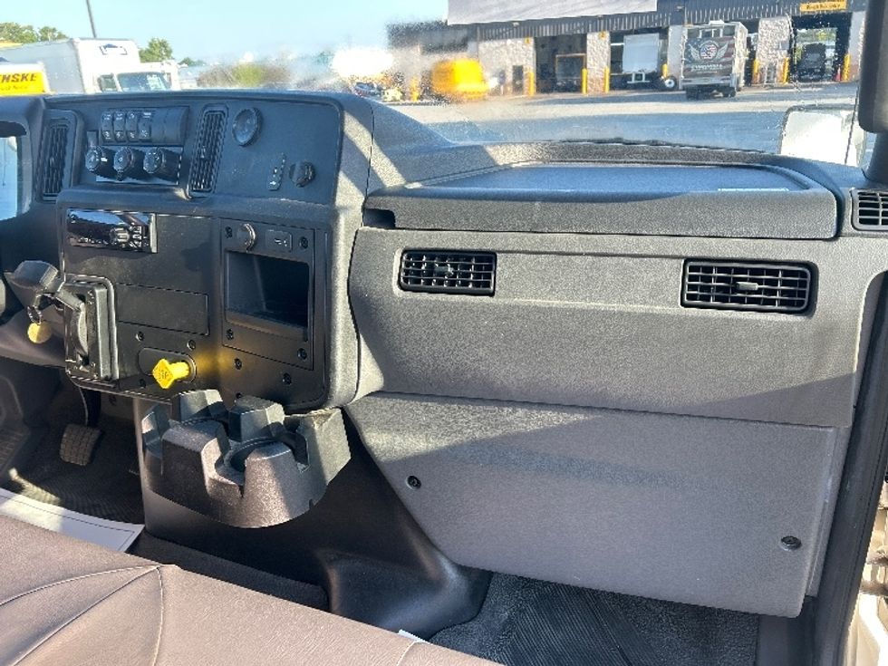 Medium Duty Box Truck-Light and Medium Duty Trucks-International-2021-MV607-Greensboro-NC-40,265\n\t\tmiles-$ 74,250 - Image 20